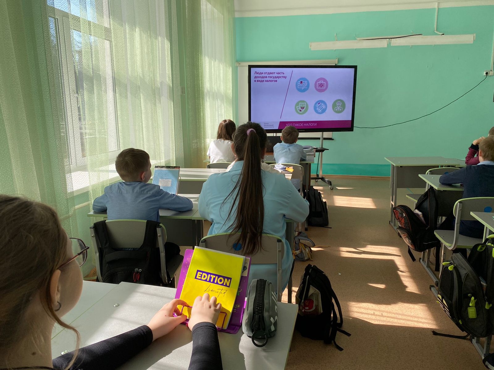 В МБОУ «Ужурская СОШ 2» продолжается Всероссийская неделя финансовой грамотности для детей и молодежи.
